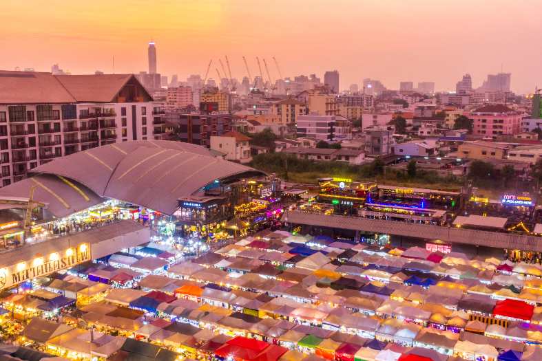 Ariel view of ratchada train market