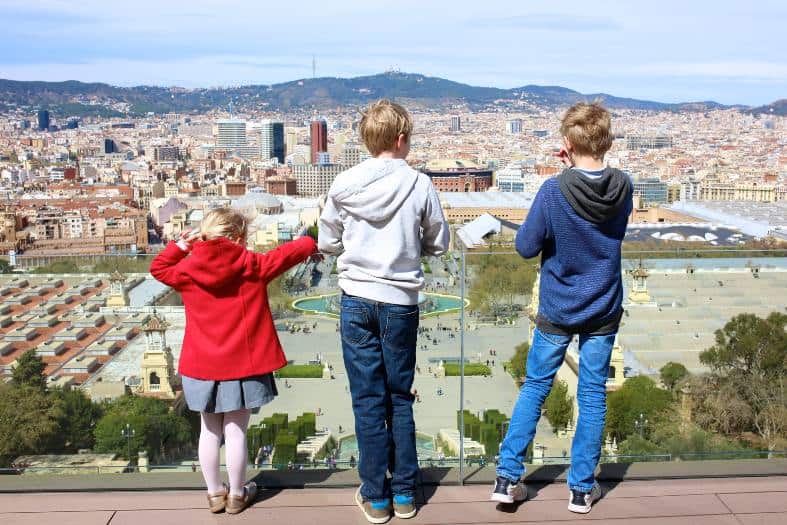 kids on a Barcelona family vacation