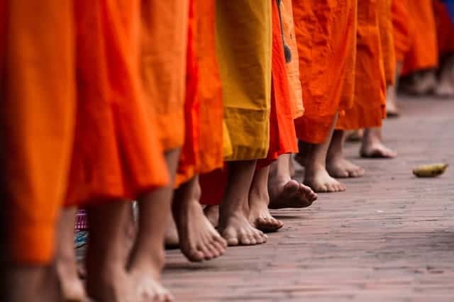 monks in Luang Prababng