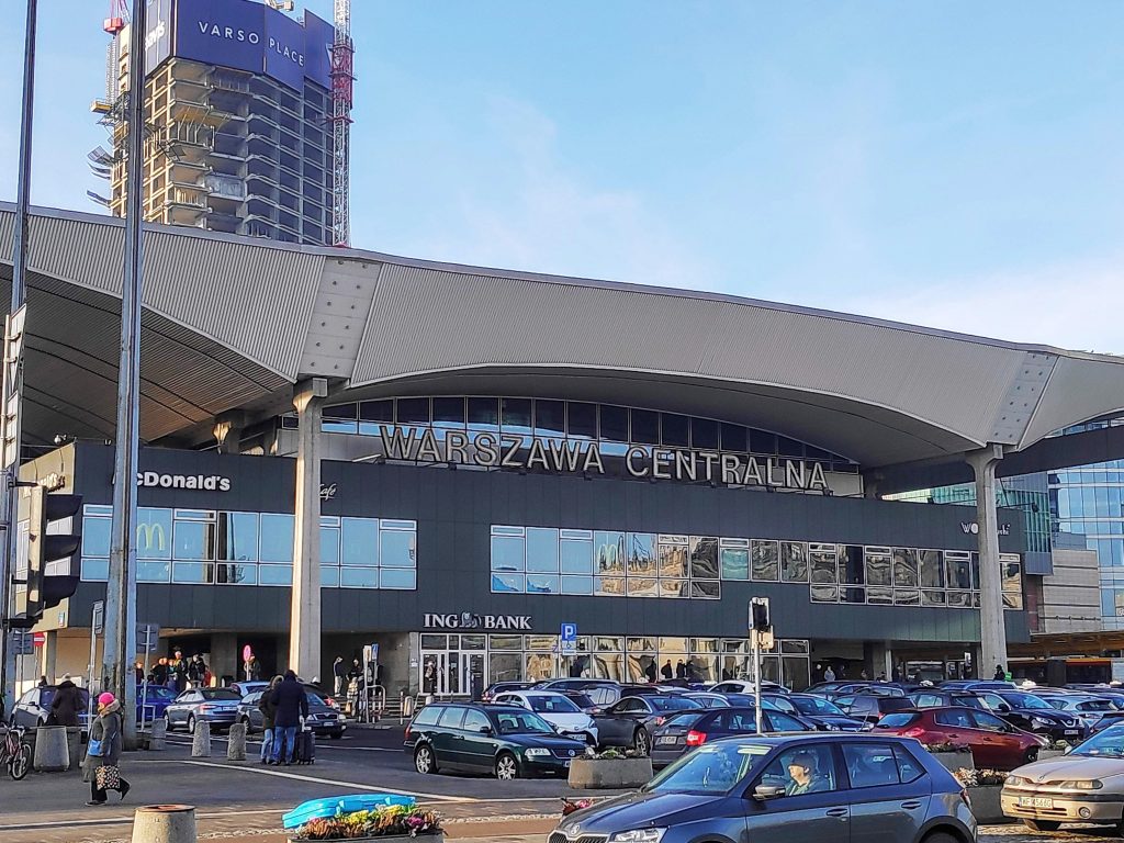 from berlin to warsaw central station