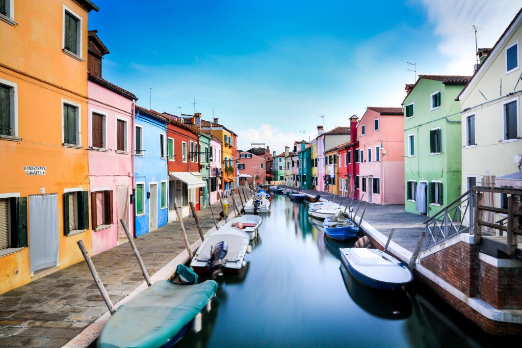colored houses of Borano