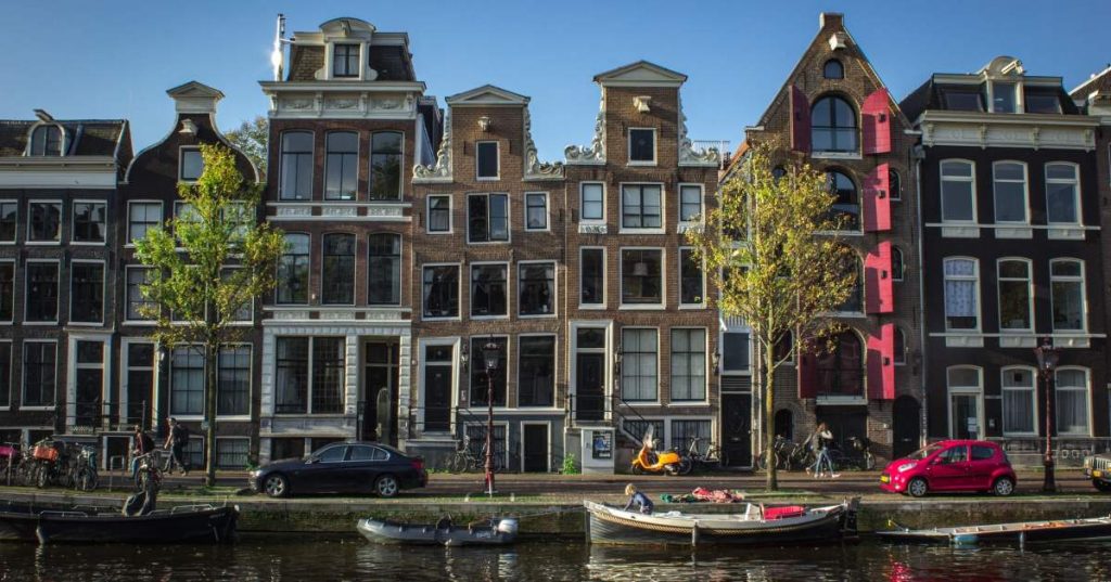 The small but high canal; house in Amsterdam