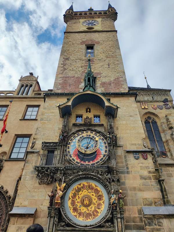 the prague astronomical clock in oregaue old town