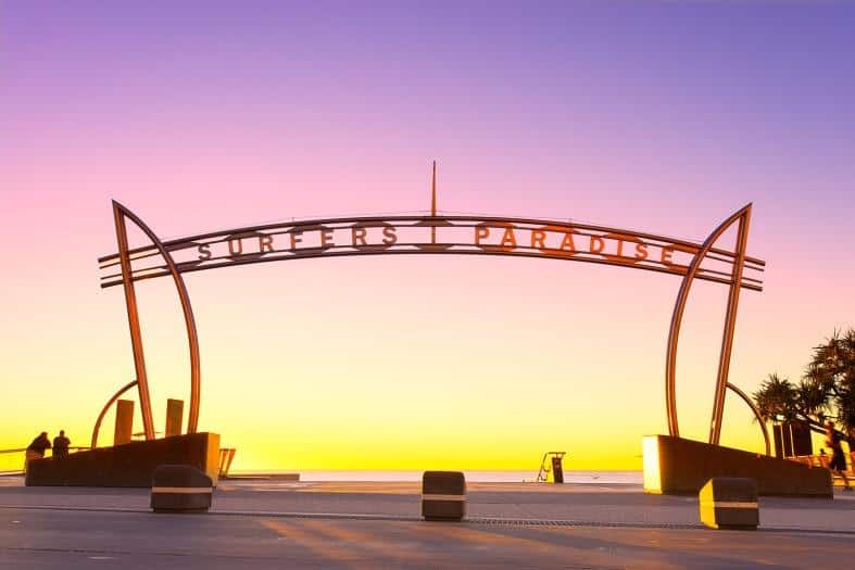 the famous surfers paradise sign