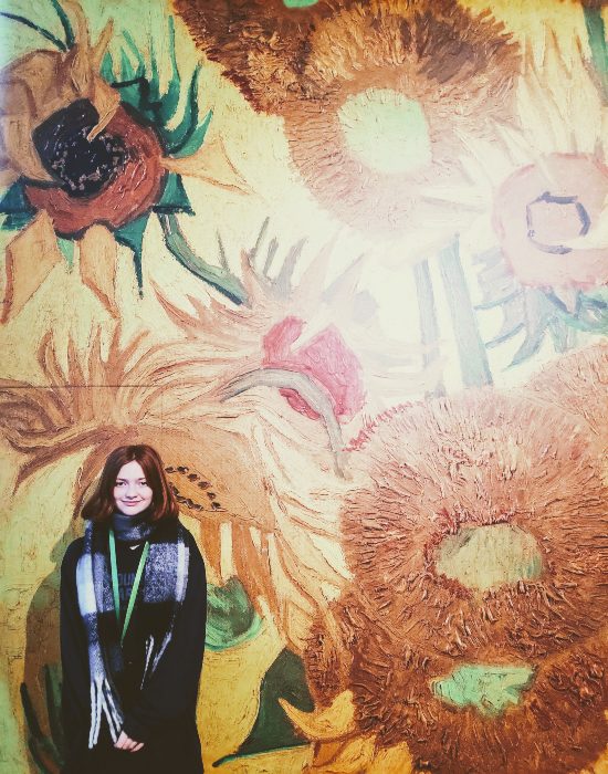 teenage girl at the Van Gogh Museum