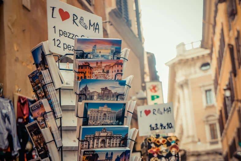 Souvenir shopping in Rome