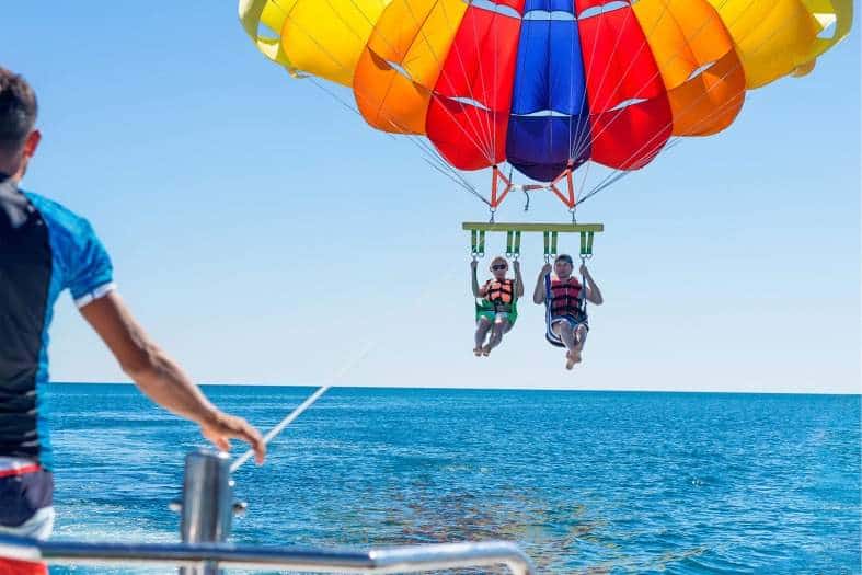 Things to do in Miami with teenagers doing Parasialing
