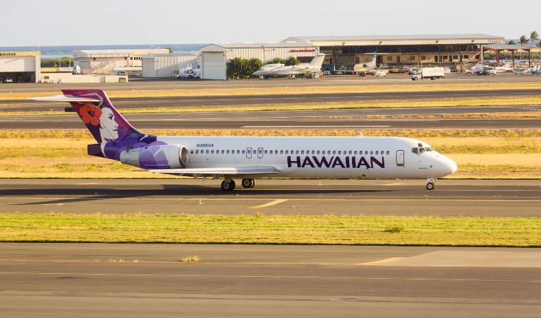 a plane landing at Honolulu airport